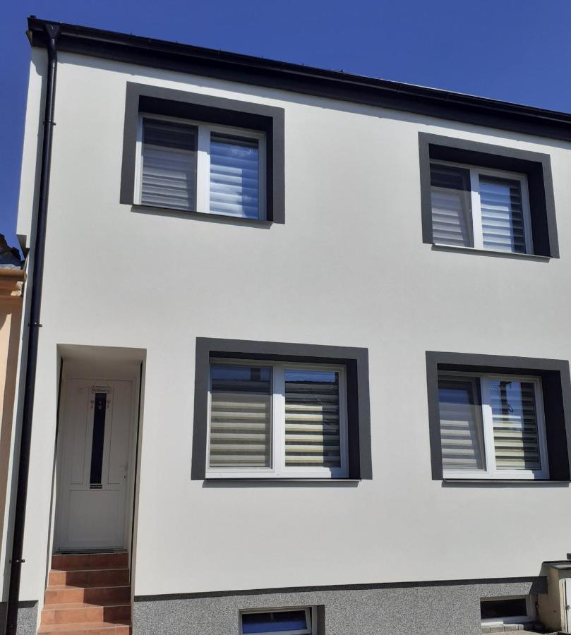 Apartman Laumar 3 Bzenec Exterior photo
